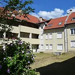Lägenhet & *